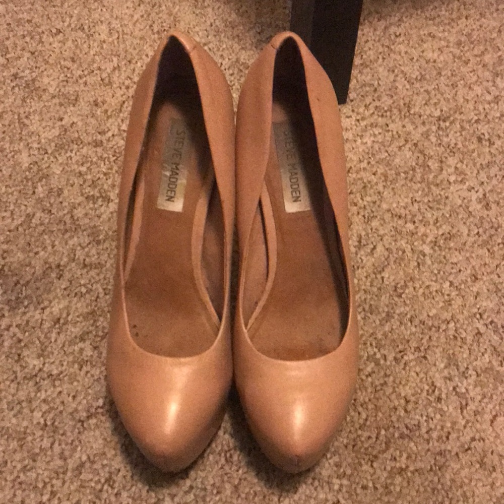 Steve Madden platform pump